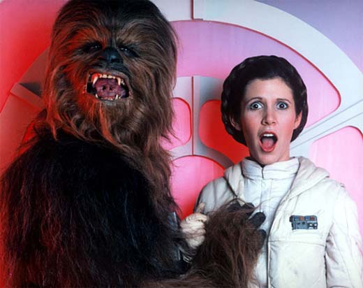 Chewbacca metiéndole mano a Leia