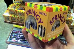 Vuelven la mano loca y la ondamanía