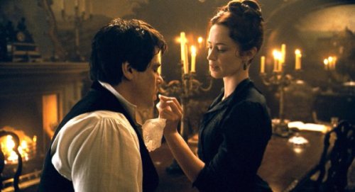 El Hombre Lobo (2010) - Benicio del Toro y Emily Blunt