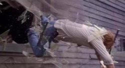 Invasion USA - Por la ventana Invasion USA - Por la ventana