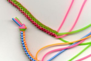 Las pulseras Scoubidou